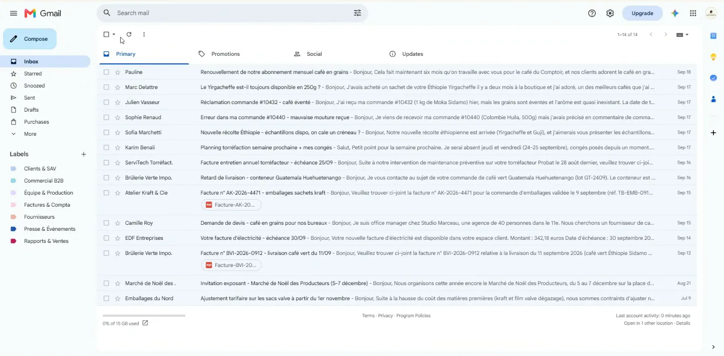 La boîte Gmail classée par Claude, chaque mail sous son label de couleur.